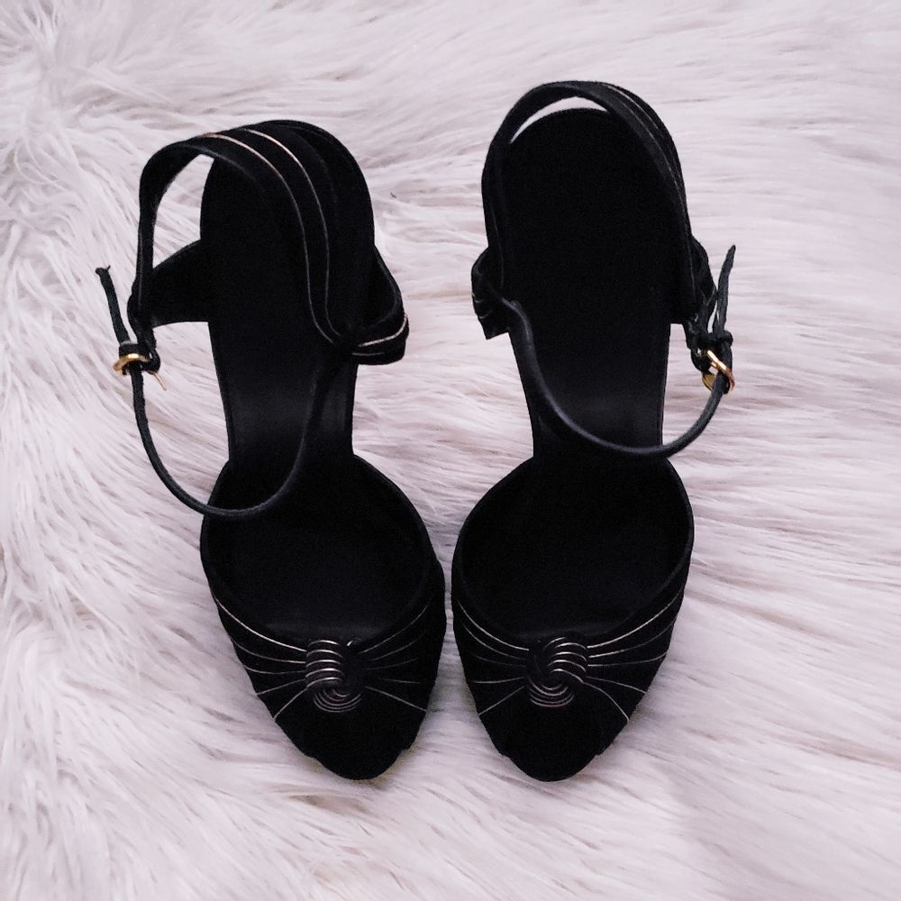Gucci Suede Platform Heels - Picture 2 of 8